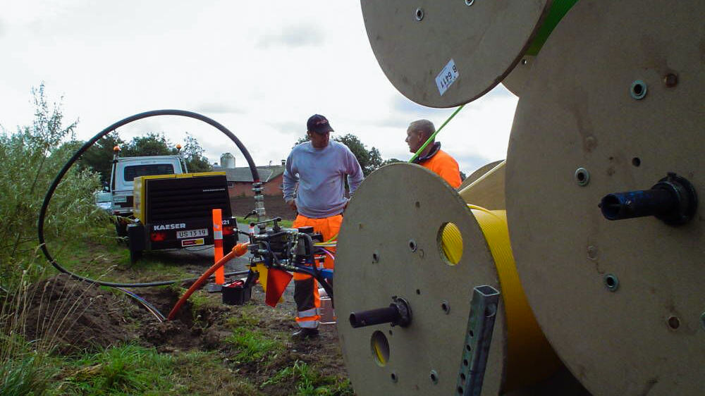 How to install and maintain FTTH underground fiber optic cable？ Fiber